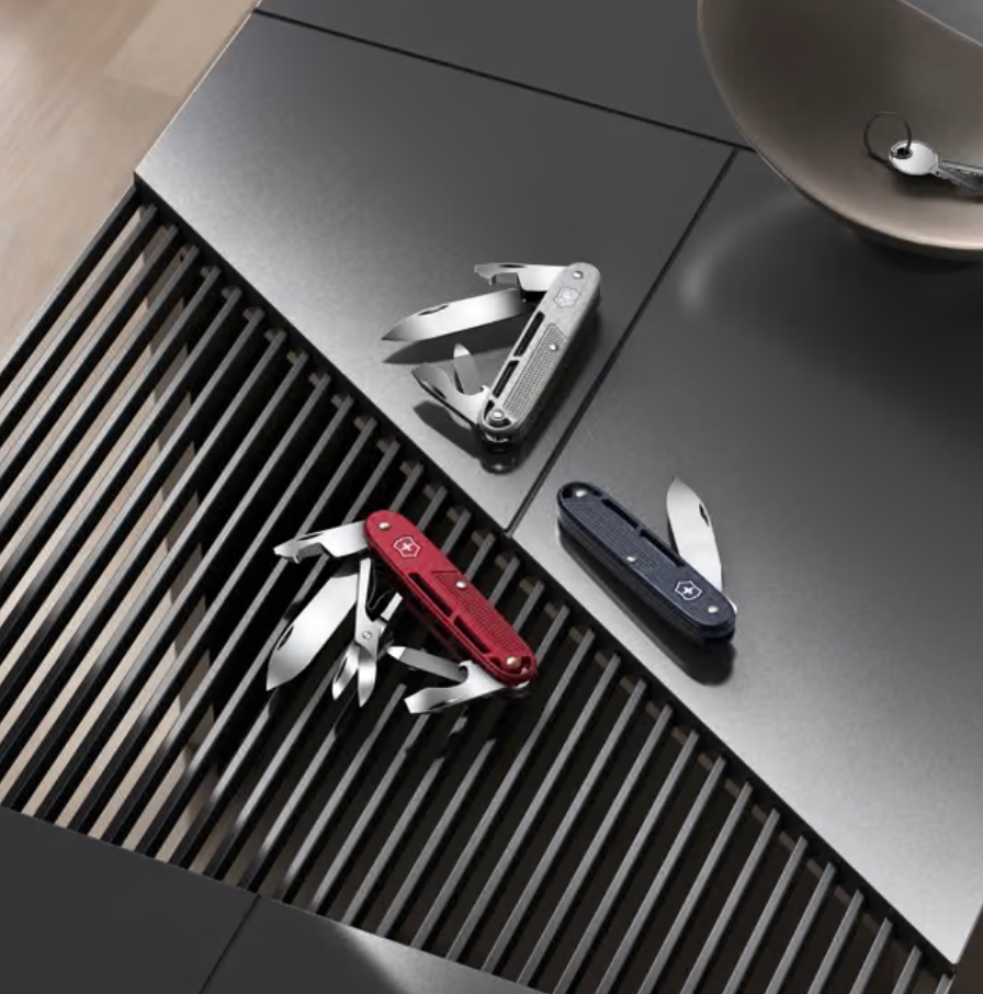Victorinox Synergy X Alox Red