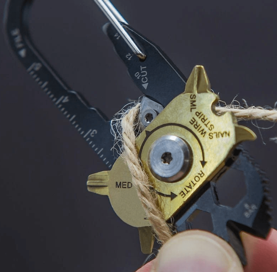 True Utility Multitool True Fixr The 20 in 1 Carabinier Tool