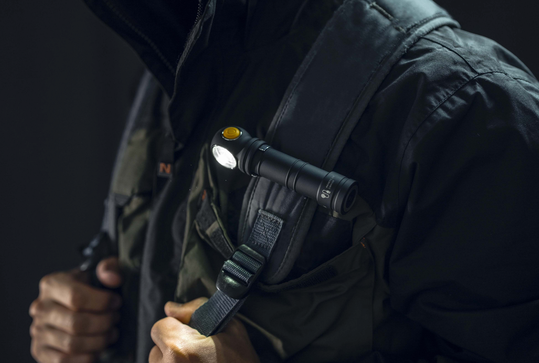 Armytek Wizard C2 Pro Max  LR Waem Light